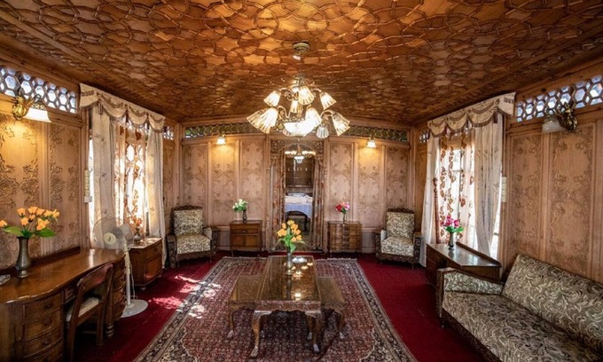 Srinagar House | Kharpalace group of houseboats