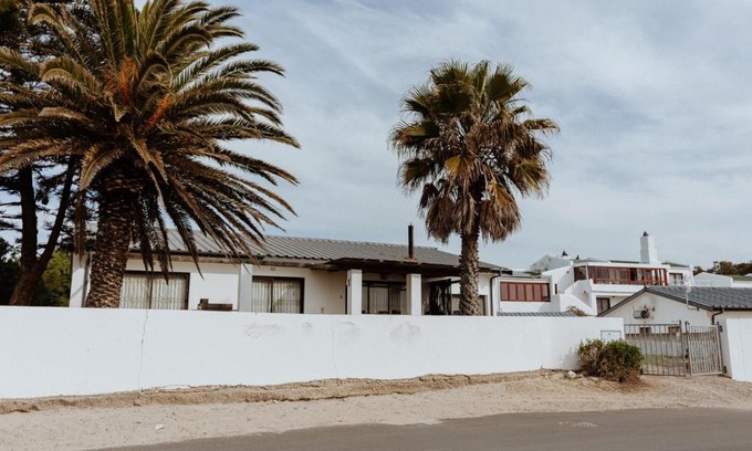 Paternoster Apartment | Khayanoster