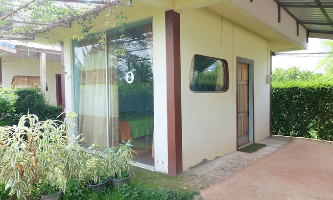 Sakon Nakhon Hotel | Khuan Pron Holiday Home