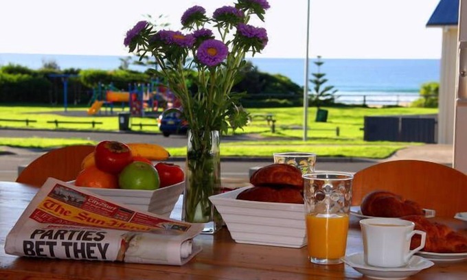 Kiama Downs House | Kiama Aspect on Jones Beach - 100 metres to the beach - 3 Bedrooms - 2 Bathrooms