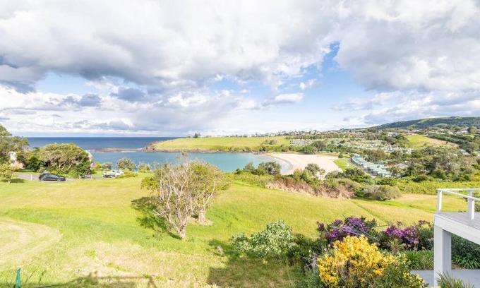 Kiama House | Kiama Beach House & Private Beach & Newly Renovated