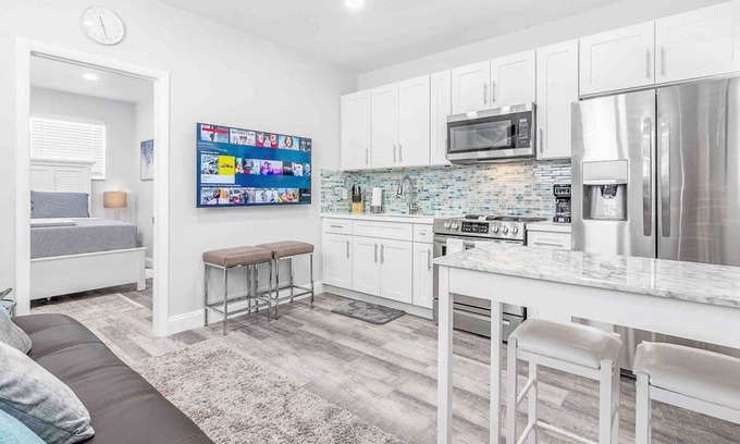 Hollywood Apartment | Kick back and relax in this calm, stylish space