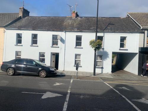 Carrick-on-Suir Hostel | Kickham Street Budget Accommodation
