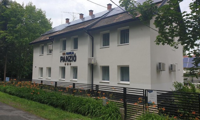 Balatonszarszo Bed & Breakfast | Kid Família Panzió Balatonszárszó