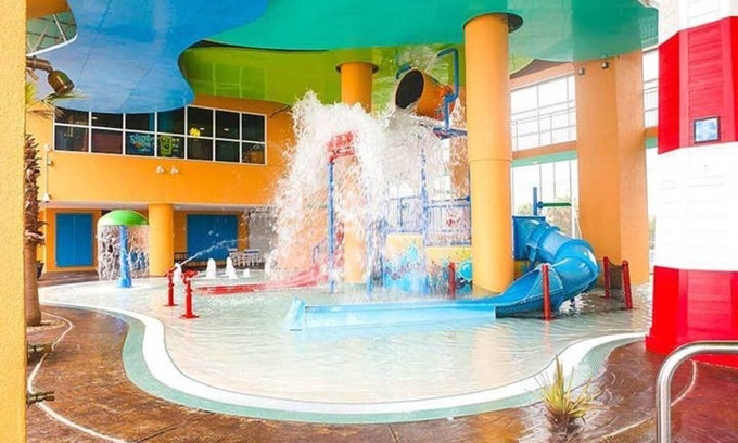 West Panama City Beach Condo | Kids Water Park | Family-Friendly | Beachfront | Free Wifi | Beach Service*