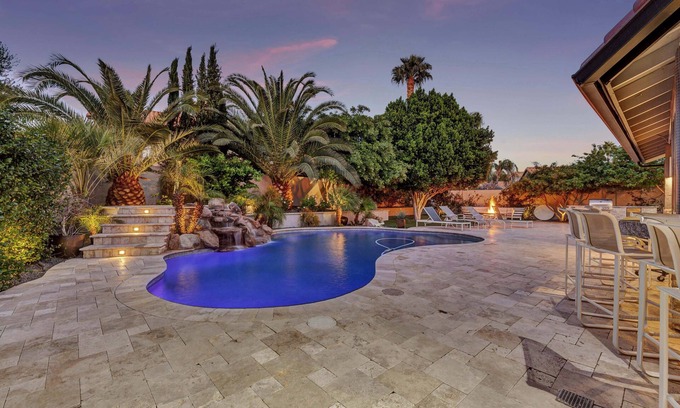 Paradise Valley Village House | KIERLAND FINEST+PRIVATE YARD+CUSTOM HOME+ALL TOILETRIES PROVIDED! ⭐️⭐️⭐️⭐️⭐️ PROPERTY