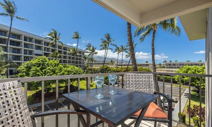 Kihei Condo | Kihei Akahi #C-520 Tastefully Updated, Corner Studio on 5th Floor, A/C