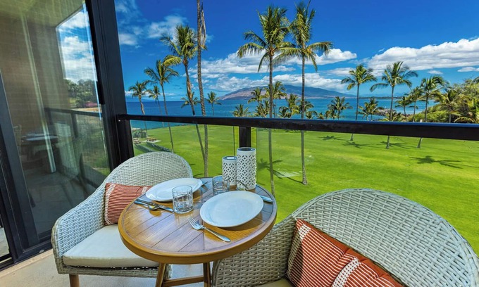 Kihei Condo | Kihei Surfside 1BR Panoramic Ocean Views Updated Comfort and Poolside Fun