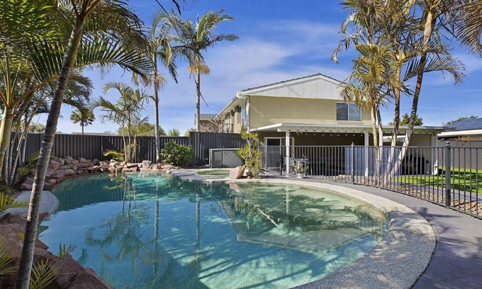 Wamberal House | KIKI PALMS - BEACHSIDE ENTERTAINER WITH LAGOON STYLE SALTWATER POOL