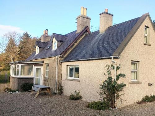 Tongue House | Kildinguie - Traditional Cottage - on NC 500 Route