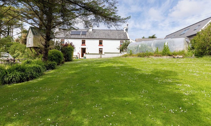 Murroogh House | Kilfarboy House - Renovated Farmhouse!