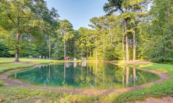Kilgore Cottage | Kilgore Gem: Pet-friendly Cabin w/Duck Pond!
