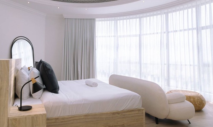 Jumeira 3 Bed & Breakfast | Kilimanjaro Suite at Full Moon Villa