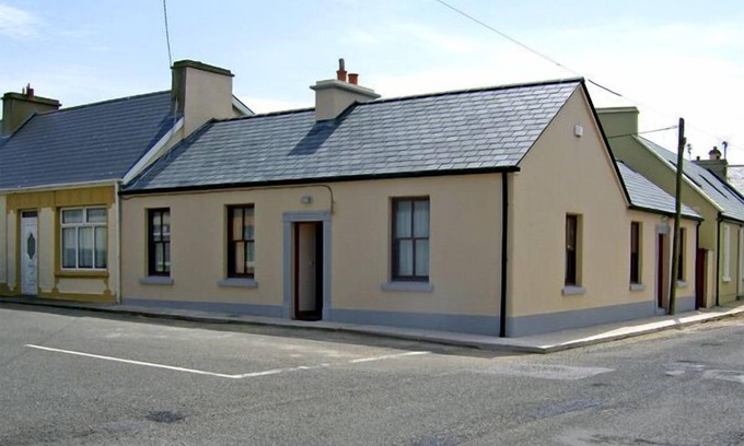 Kilkee Cottage | KILKEE COTTAGE, family friendly in Kilkee, County Clare