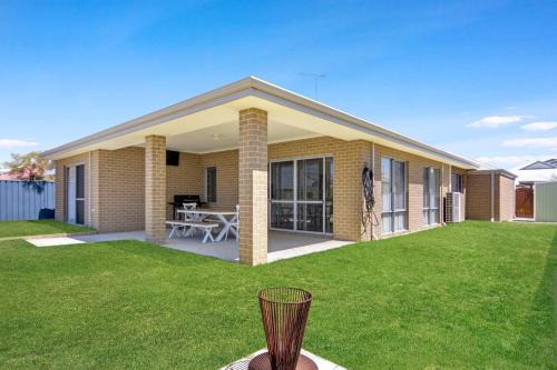 Dunsborough House | Killarney Retreat - Dunsborough