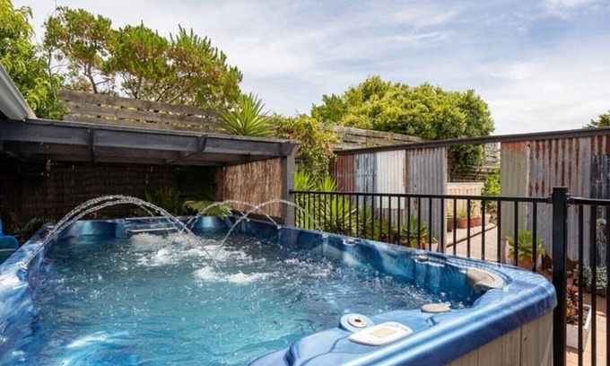 Kilcunda House | Killarney Spa Coastal Country Retreat Pet Friendly Fireplace 10 minutes to Phillip Island