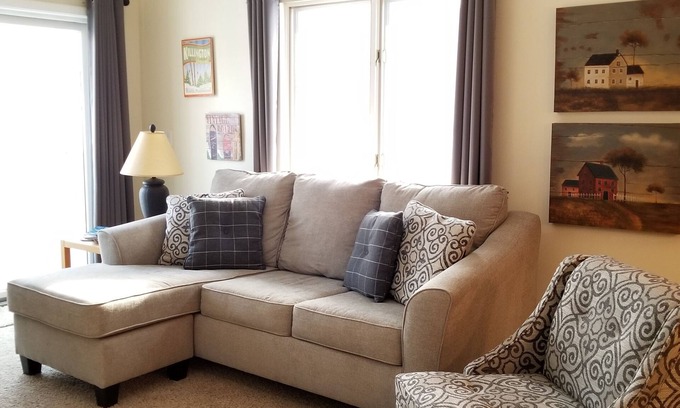 Killington Condo | Killington 2 Bdrm Condo on Access Rd. w/Health Spa and Pool