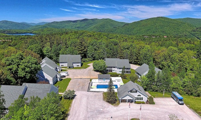 Killington Condo | Killington Center Studio: Close to Mountain. Bus Route. Renovated. 341