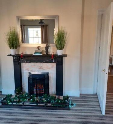 Newtownstewart House | Killymore House with Hot Tub