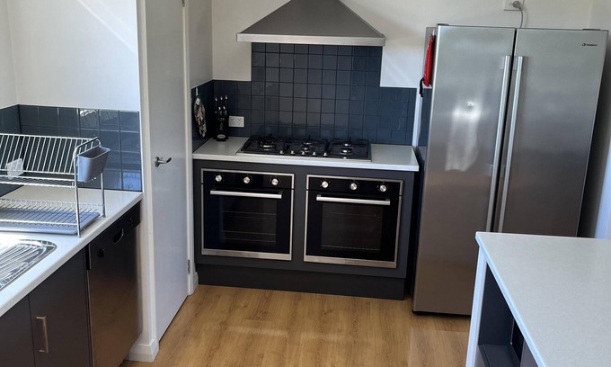 Warrenben House | Kimba's - Stylish 4 Bedroom Holiday Home
