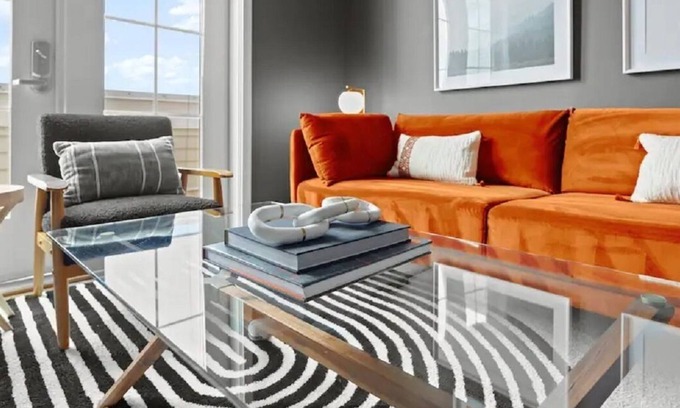Old Town West Apartment | King Bed <> An Alluringly Cozy Suite Xcape