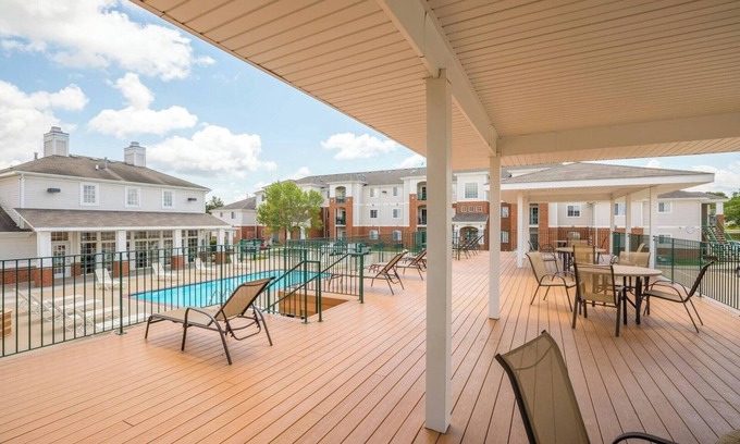 West Des Moines Apartment | King Bed | First Floor | Gym and More!