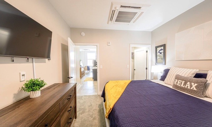 Downtown Cincinnati Apartment | King Bed, Free Parking, Near Stadium