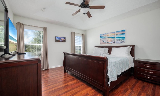 St. Johns House | King bed, Water Views, sleeps 8, TVs in every room, public pool.