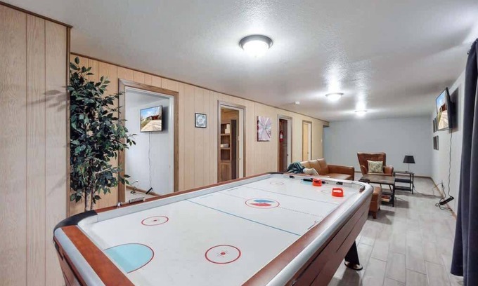 Dupont House | King Beds, Hockey Table & Huge Yard Escape