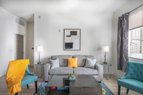 North Scottsdale Apartment | King Beds - Pool - Parking - Barrett Jackson 4021