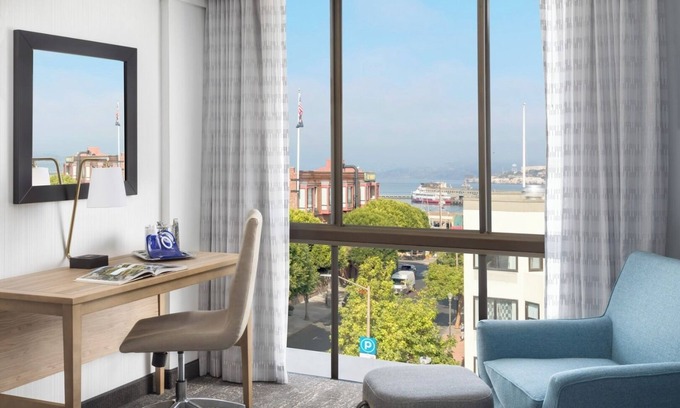 Fisherman's Wharf Hotel | King by the Bay, Caza, Partial Views, Closet to Chinatown, Pets Allowed