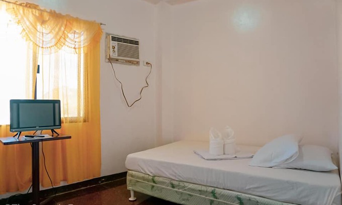Coron Hotel | King Michael Coron