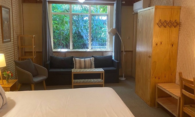 Suffolk Park Apartment | King Motel Room With Kitchen On Tallow Beach