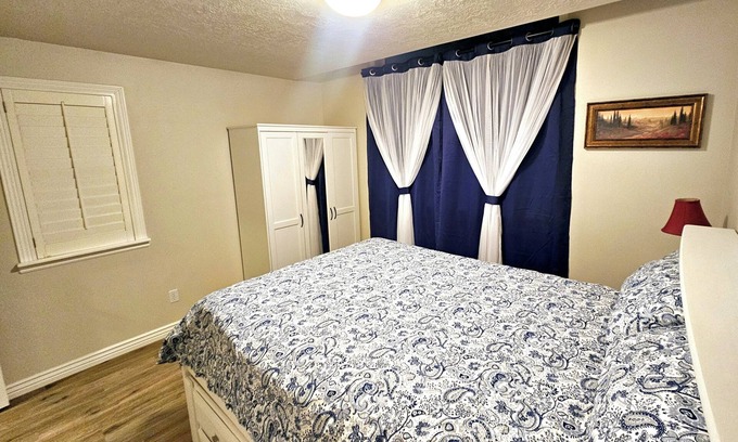 Kaysville House | King & Queen 2-Story 2-Bed/2-Bath Twin Home