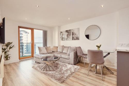 Leeds Apartment | King River Canal View& Free Secure Parking!