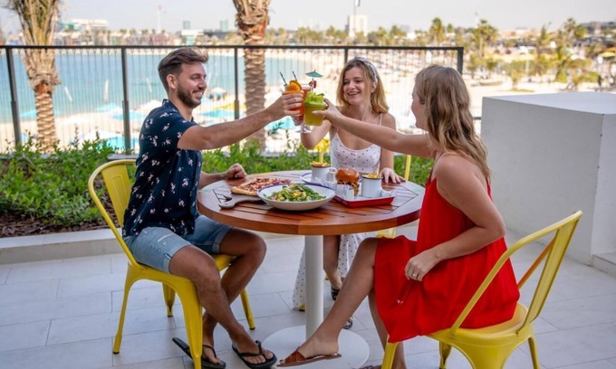 Jumeirah House | King Room At LA Mer Beach By Luxury Bookings