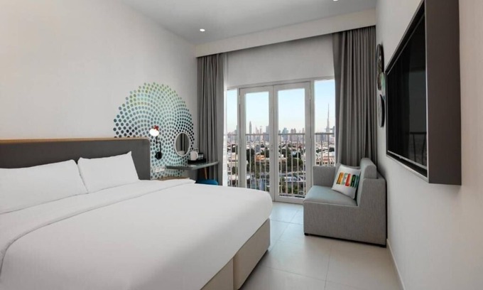 Jumeirah Apartment | King Room at La Mer Beach by E R