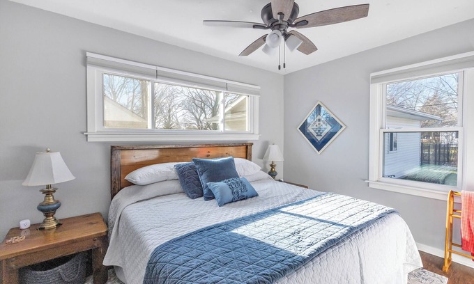 Frankenmuth Bed & Breakfast | King room in Bed and Breakfast - And A Hot Tub!