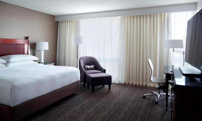 Dulles Apartment | King Room Near Capital City Ink WDC