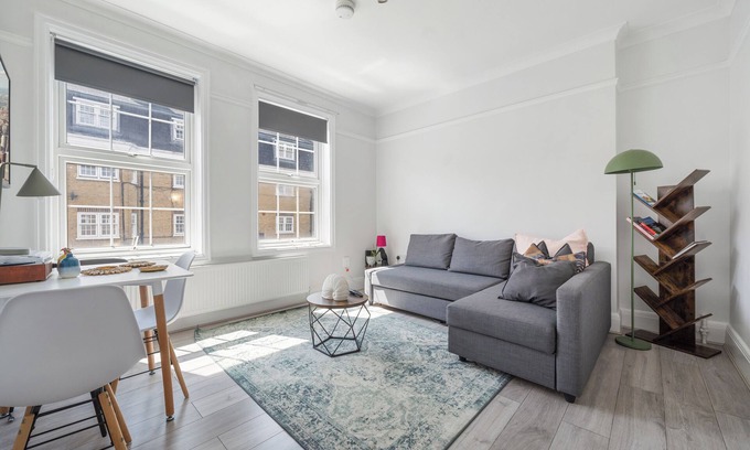 Somers Town Apartment | King's Cross Boutique Apartment! ZONE 1 !