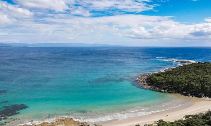 Currarong House | King Stingray – double storey beach house with ocean views