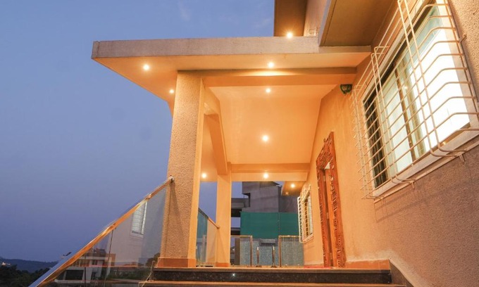 Bhilar Bed & Breakfast | King Stone Villa