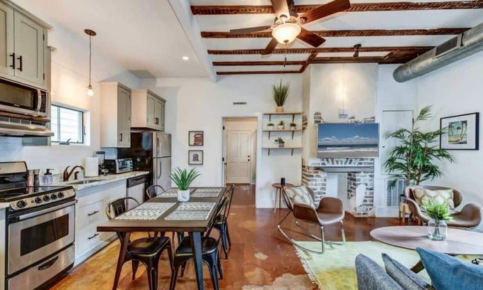 Downtown Charleston House | KING STREET- Historic Renovation w/Parking+Bikes!