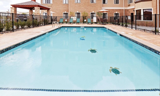 Oklahoma City Condo | King Suite near Quail Springs Mall | FREE Daily Breakfast & Pool Access