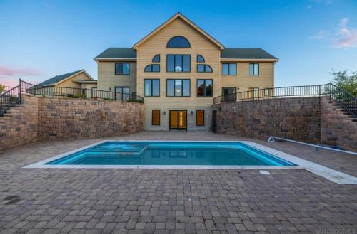 Alpine House | King Suite - Sunset Ridge