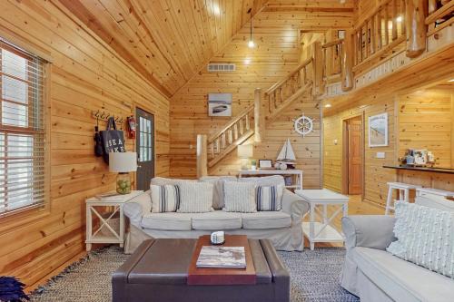 Saugatuck House | Kingfisher Cove Cabin 19