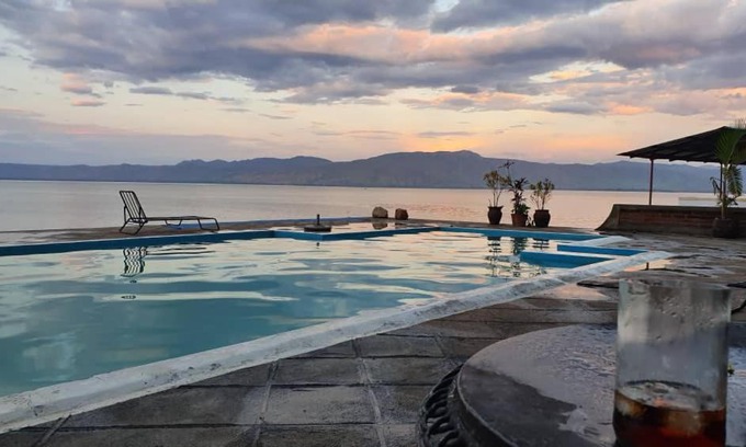 Mangochi Resort | Kingfisher Inn Ltd