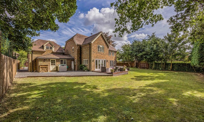 Chichester Cottage | Kingley - Chichester - sleeps 10 guests in 4 bedrooms