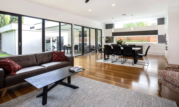 Unley Park House | KINGS CORNER live like a king in style and luxury