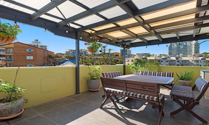 Kings Beach Apartment | Kings Crest Unit 9 Kings Beach QLD